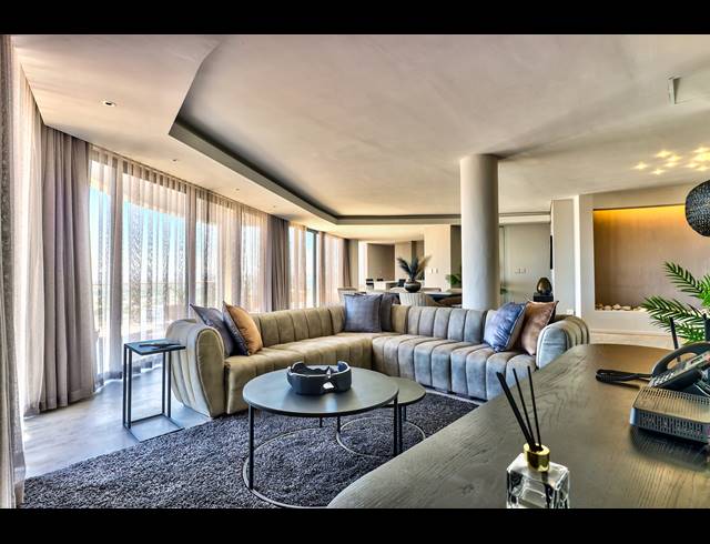 4 BEDROOM APARTMENT FOR SALE IN BEACHFRONT